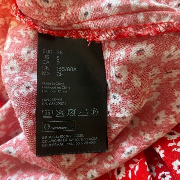 H&M Red Ditsy Floral Boho Festival Shortsleeved Flowy Mini Button Front Sundress - Picture 6 of 7